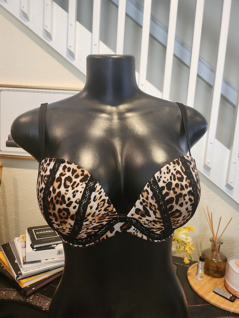 Victoria's Secret Very Sexy push-up bra 34D NEW
